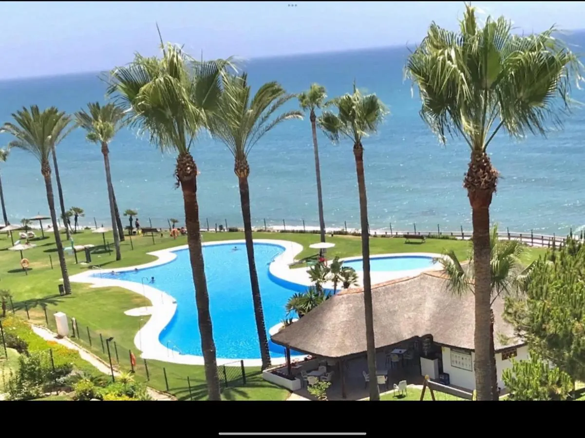 Mi Capricho B12 -Luxury Beachfront Apartment- Costa Del Sol Sitio de Calahonda