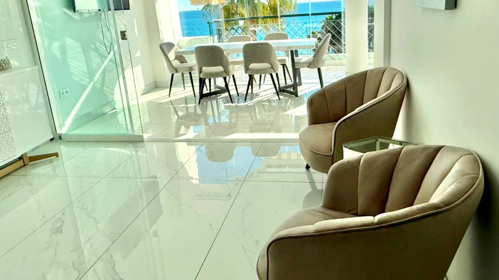 Mi Capricho B12 -Luxury Beachfront Apartment- Costa Del Sol Sitio de Calahonda Apartment