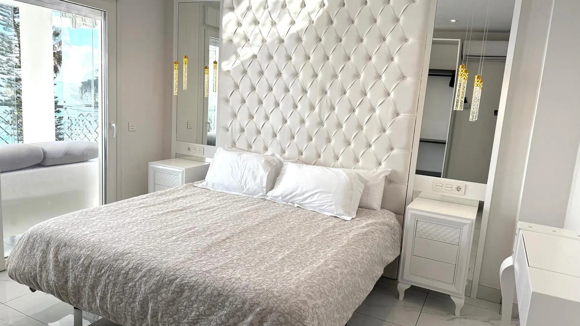 Apartment Mi Capricho B12 -Luxury Beachfront Apartment- Costa Del Sol Sitio de Calahonda